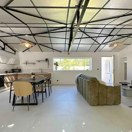 Peaceful Between Sea And Pyrenees Perpignan